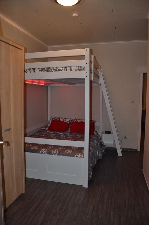 Sariks Place Apartment *